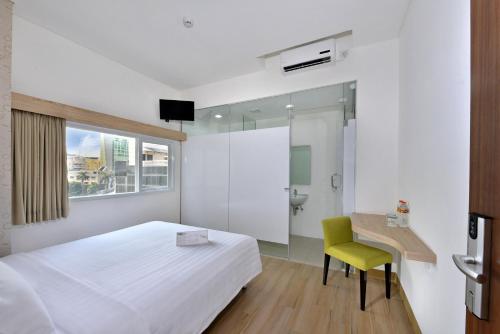 whiz hotel falatehan jakarta