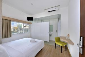whiz hotel falatehan jakarta