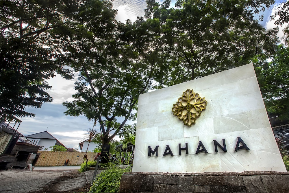 mahana boutique apartment