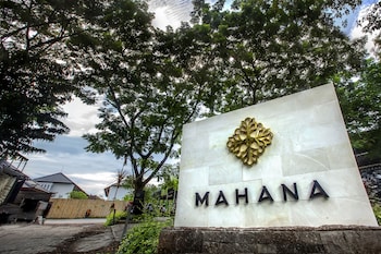 mahana boutique apartment