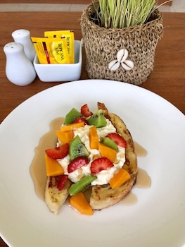 mahana boutique apartment