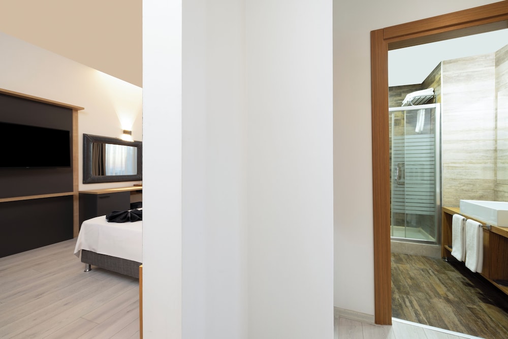 asia artemis suite