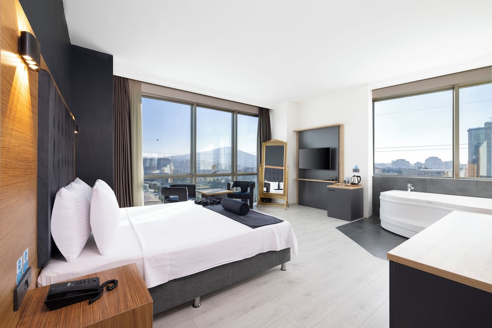 asia artemis suite
