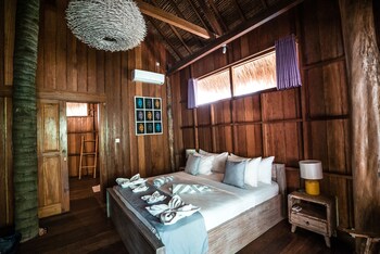 gili treehouses