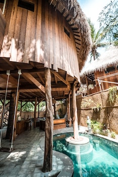 gili treehouses