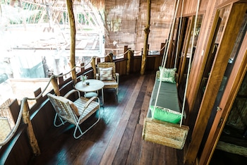 gili treehouses