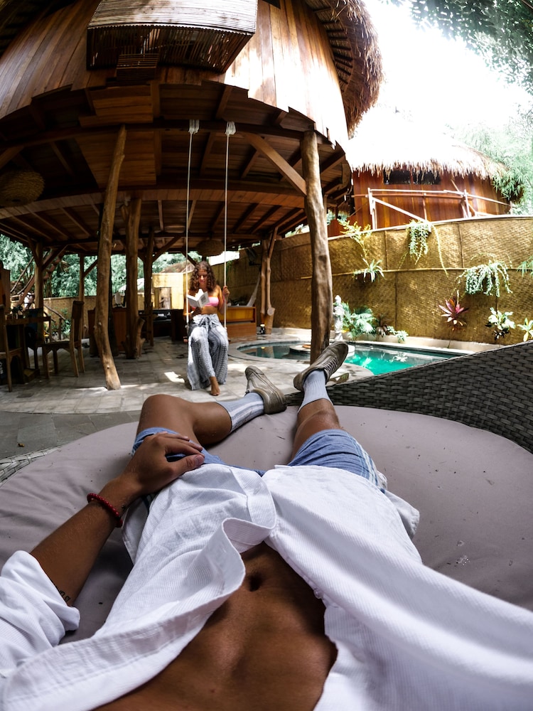 gili treehouses
