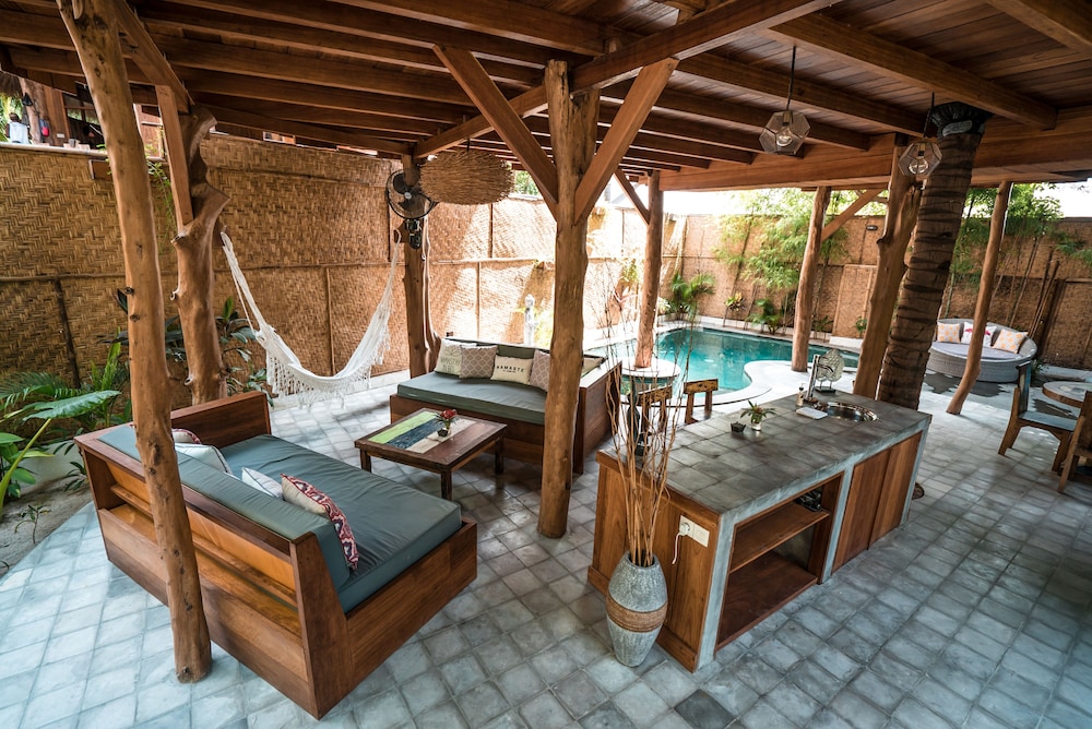 gili treehouses
