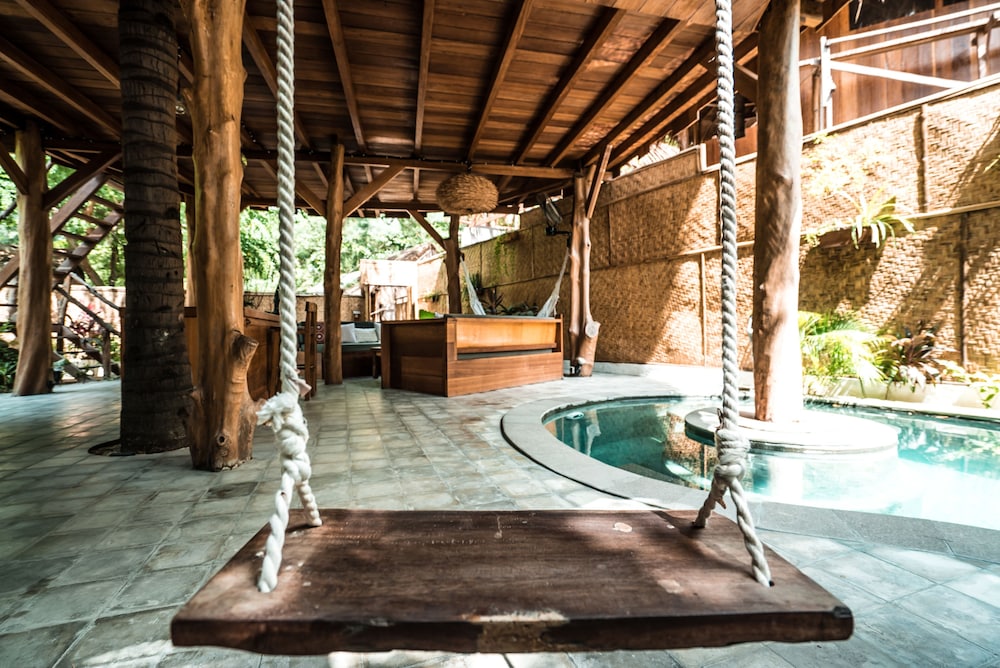 gili treehouses