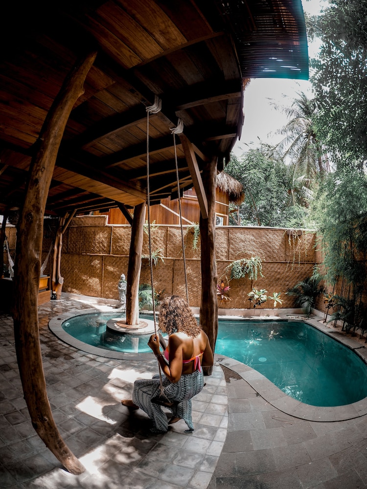 gili treehouses
