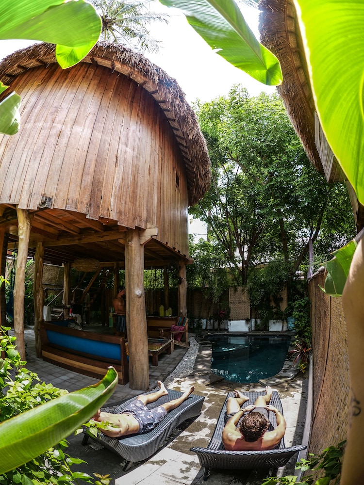 gili treehouses