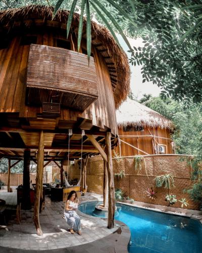 gili treehouses