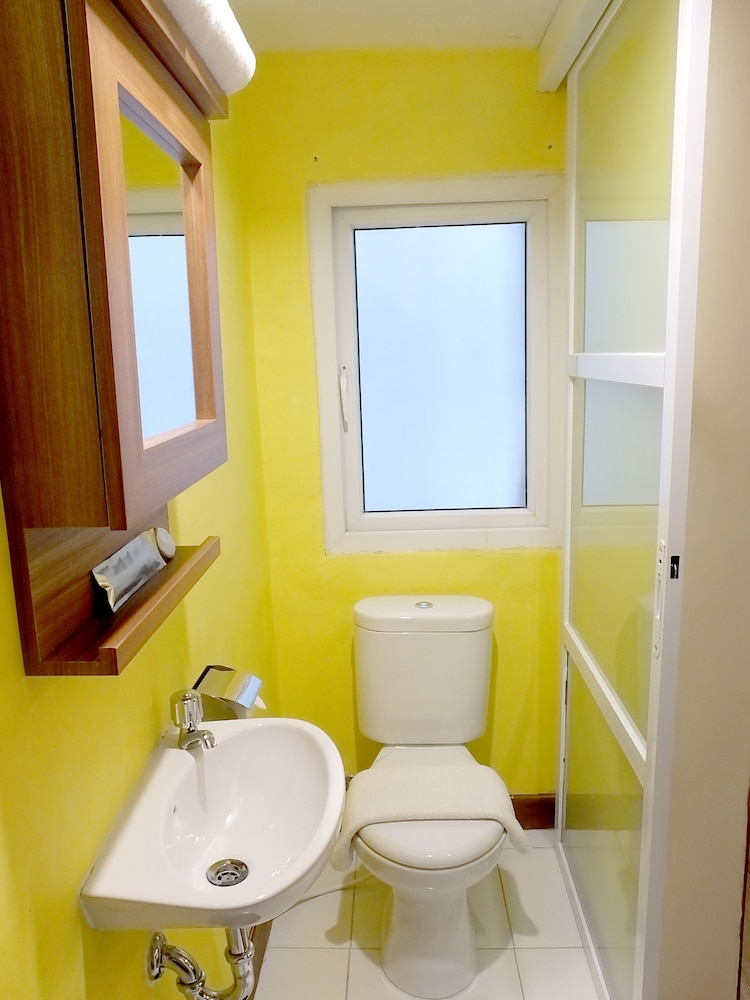 nunia inn bandara jakarta airport