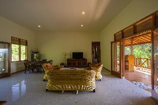 Ketapang Resort,Jalan Pantai Cikembang,4 star
