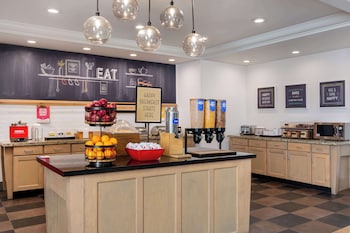 hampton inn and suites dodge city