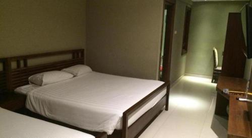 hotel adilla syariah ambarukmo