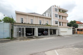 reddoorz near stadion manahan solo