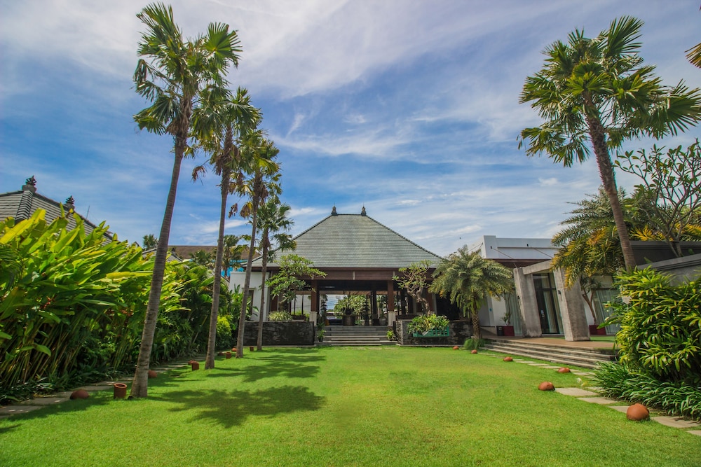 s18 bali villas