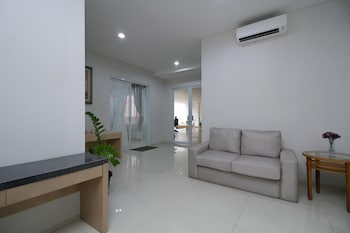 mk house scbd