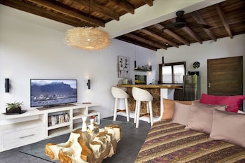 villa leonora