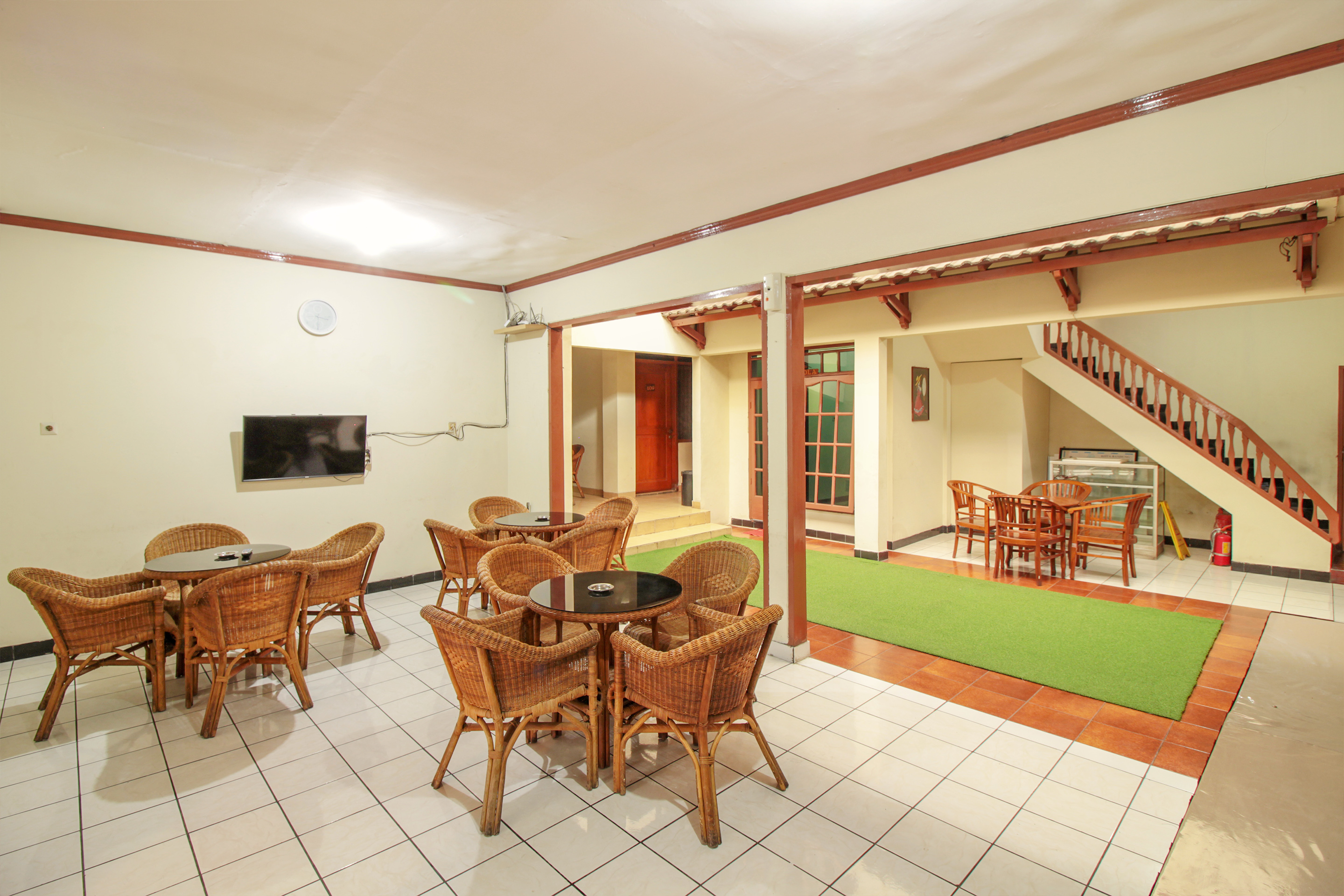 hotel astria graha