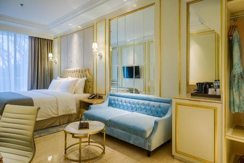 art deco luxury hotel and residence