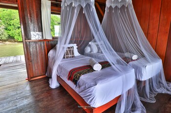 hamueco dive resort raja ampat