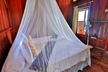 Hamueco Dive Resort Raja Ampat,Sorong>>Raja Ampat,3 star