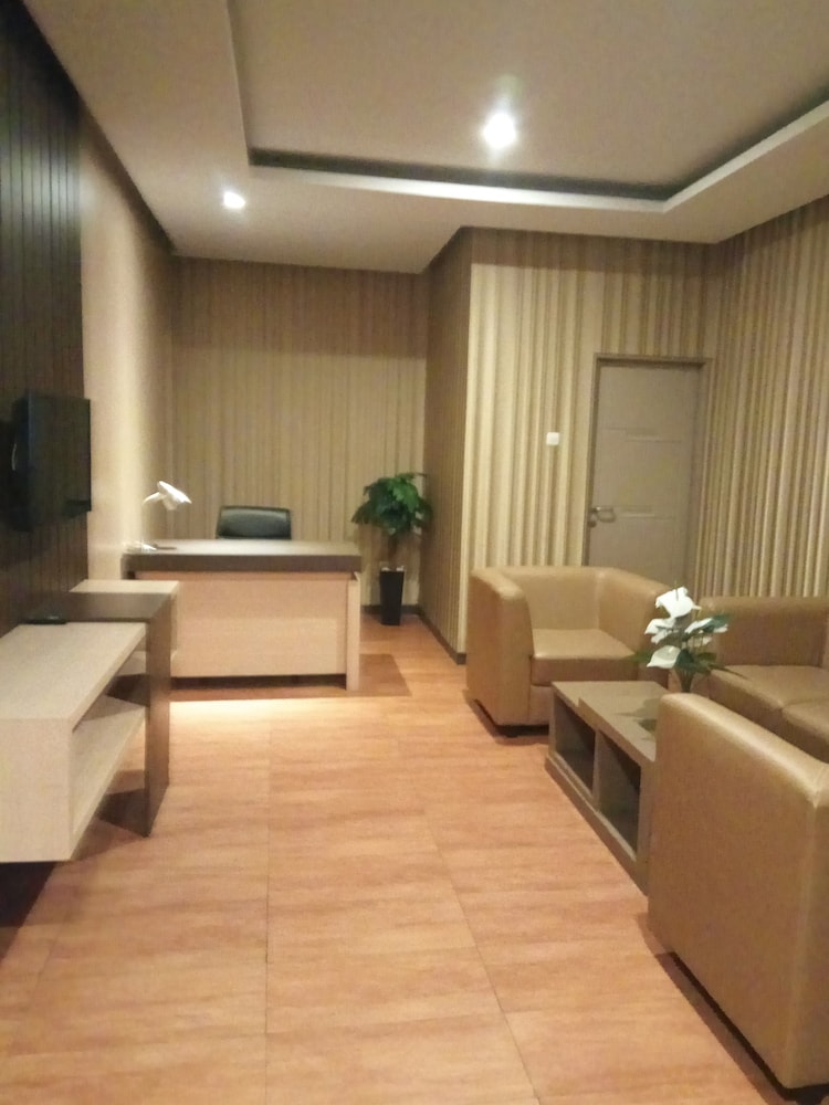 grand dian hotel slawi