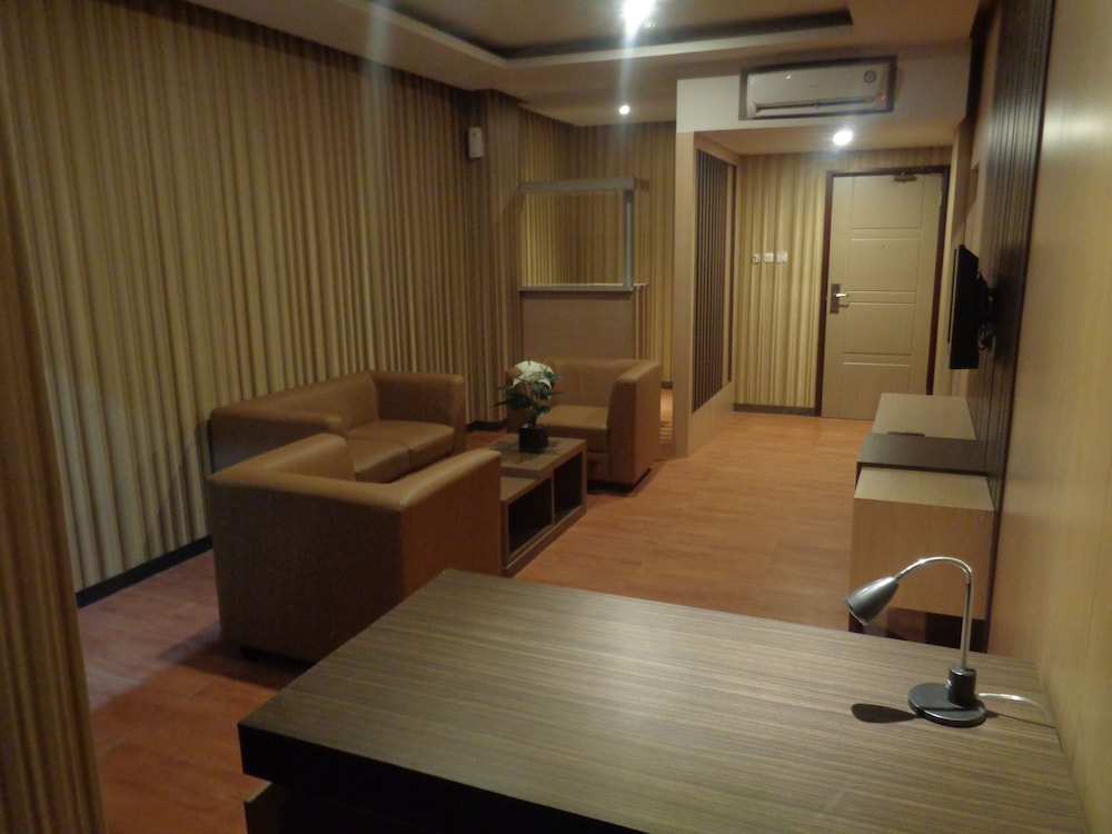 grand dian hotel slawi