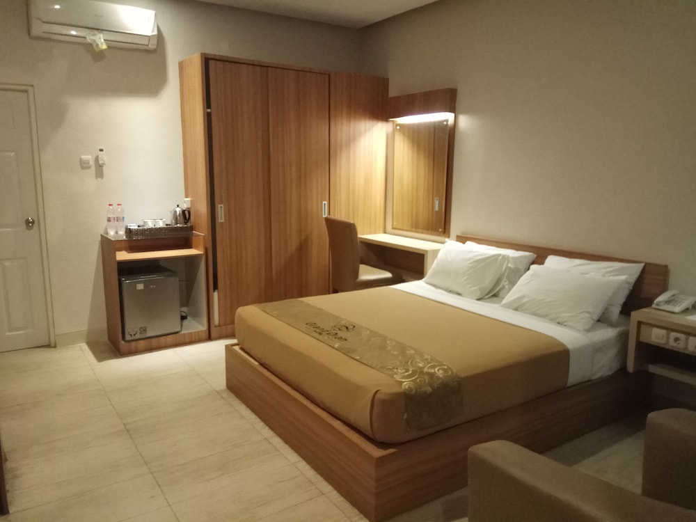 grand dian hotel slawi