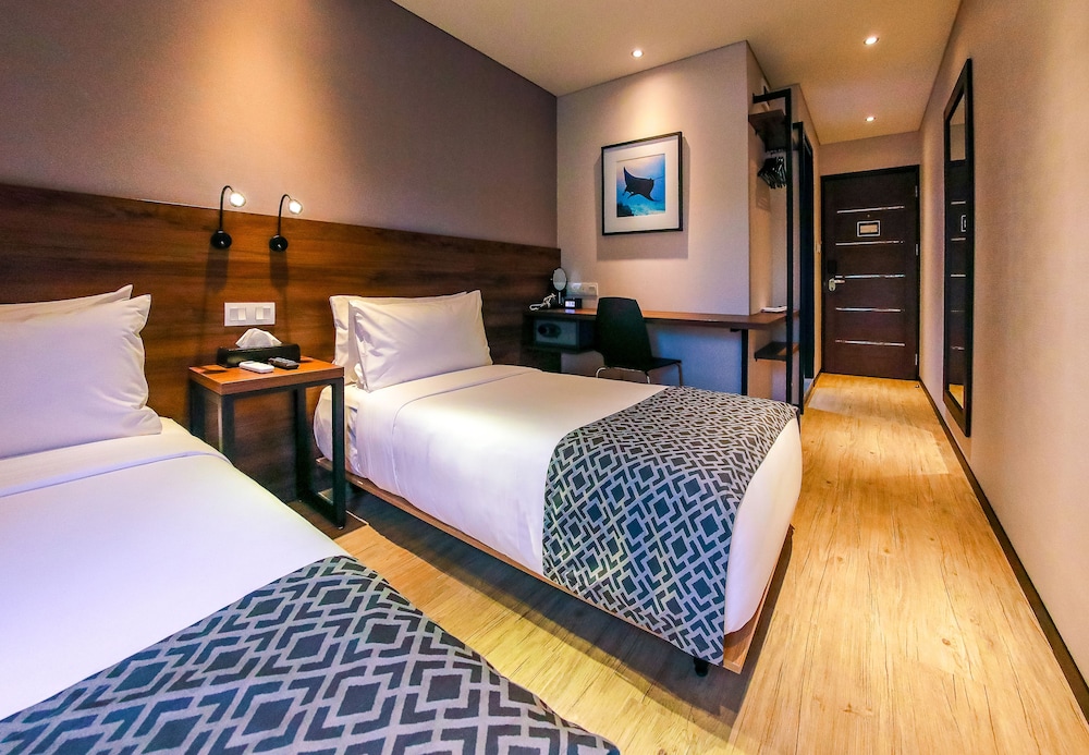 meridian adventure marina club and resort