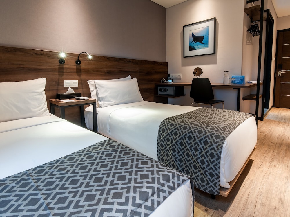 meridian adventure marina club and resort