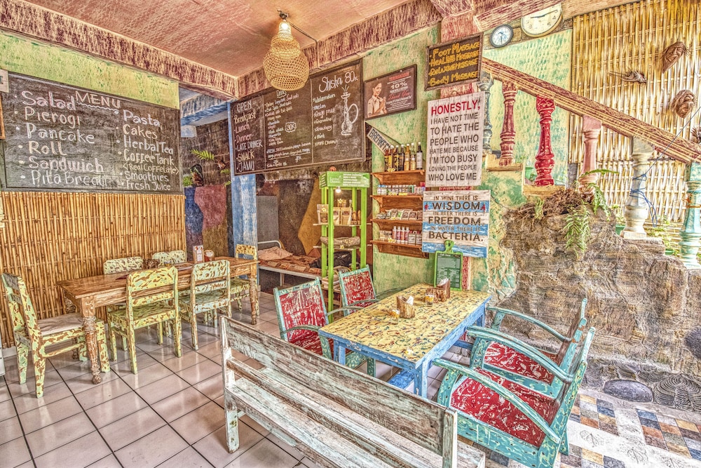 lovina central hostel