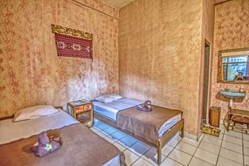 lovina central hostel