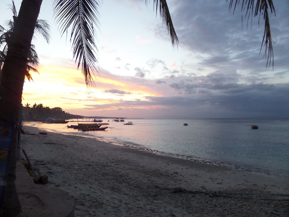 semaya one beach guesthouse