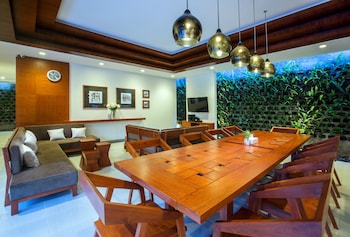 pudak sari unizou hostel