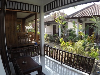 gili smile bungalows