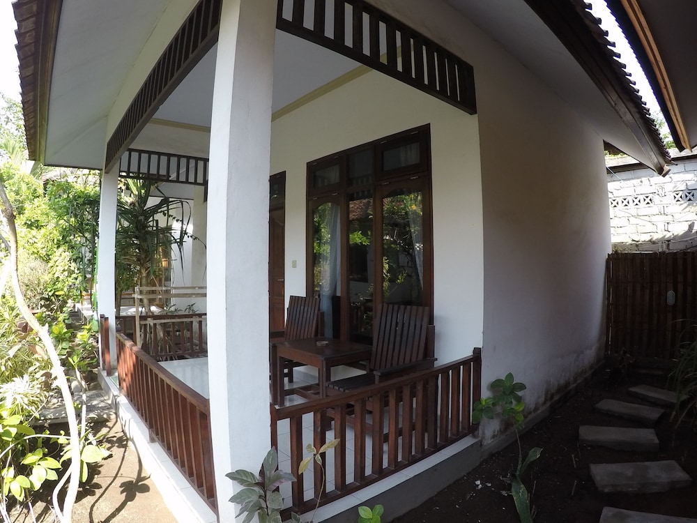 gili smile bungalows
