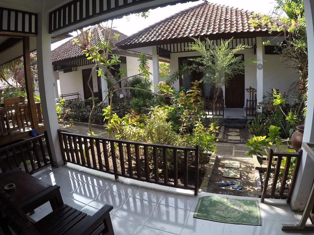 gili smile bungalows