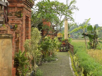 candy villa by pramana villas