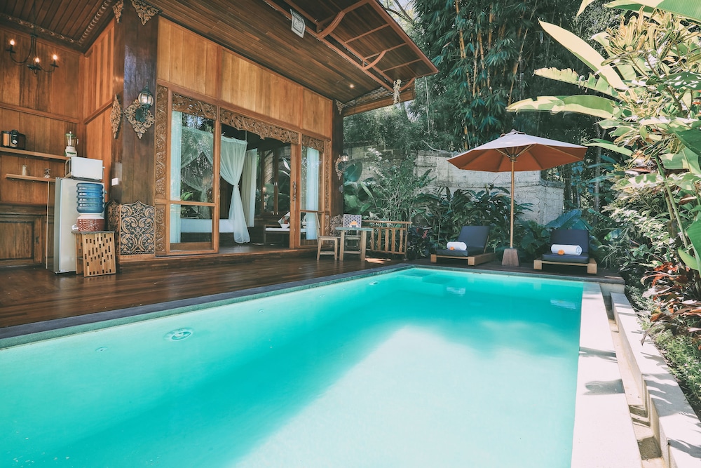 candy villa by pramana villas