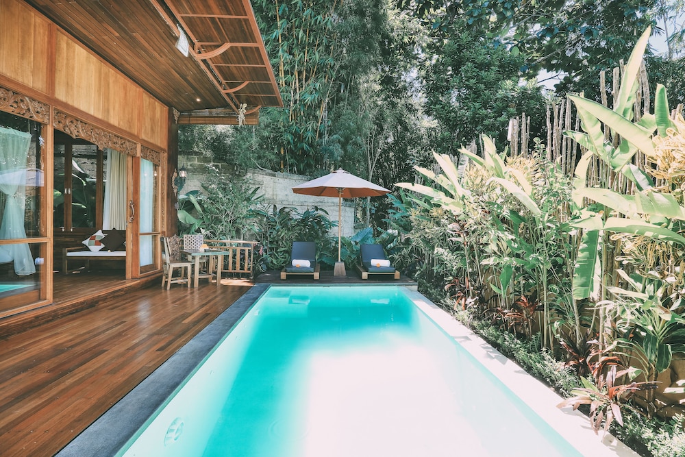 candy villa by pramana villas