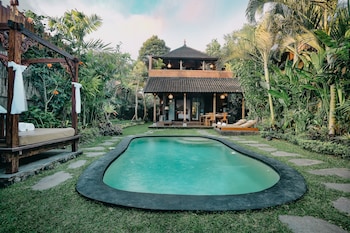 candy villa by pramana villas