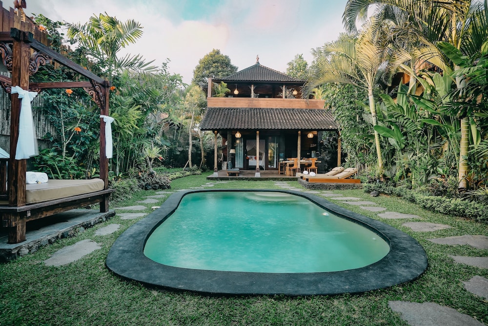 candy villa by pramana villas