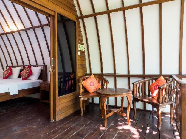 gili turtle beach resort