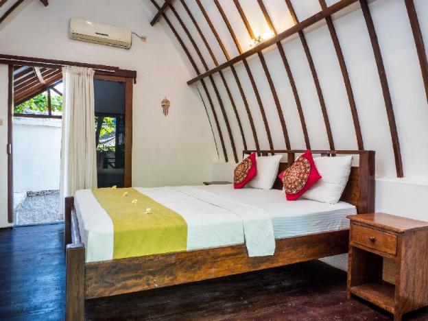 gili turtle beach resort