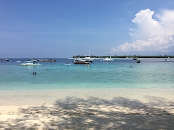 gili turtle beach resort