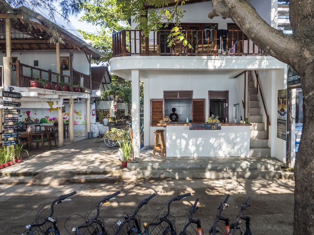 gili turtle beach resort