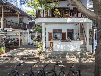 gili turtle beach resort